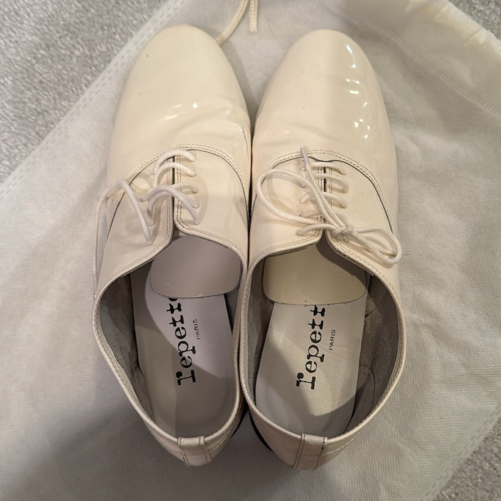 Repetto Zizi Women Off-White Patent Leather Oxfords